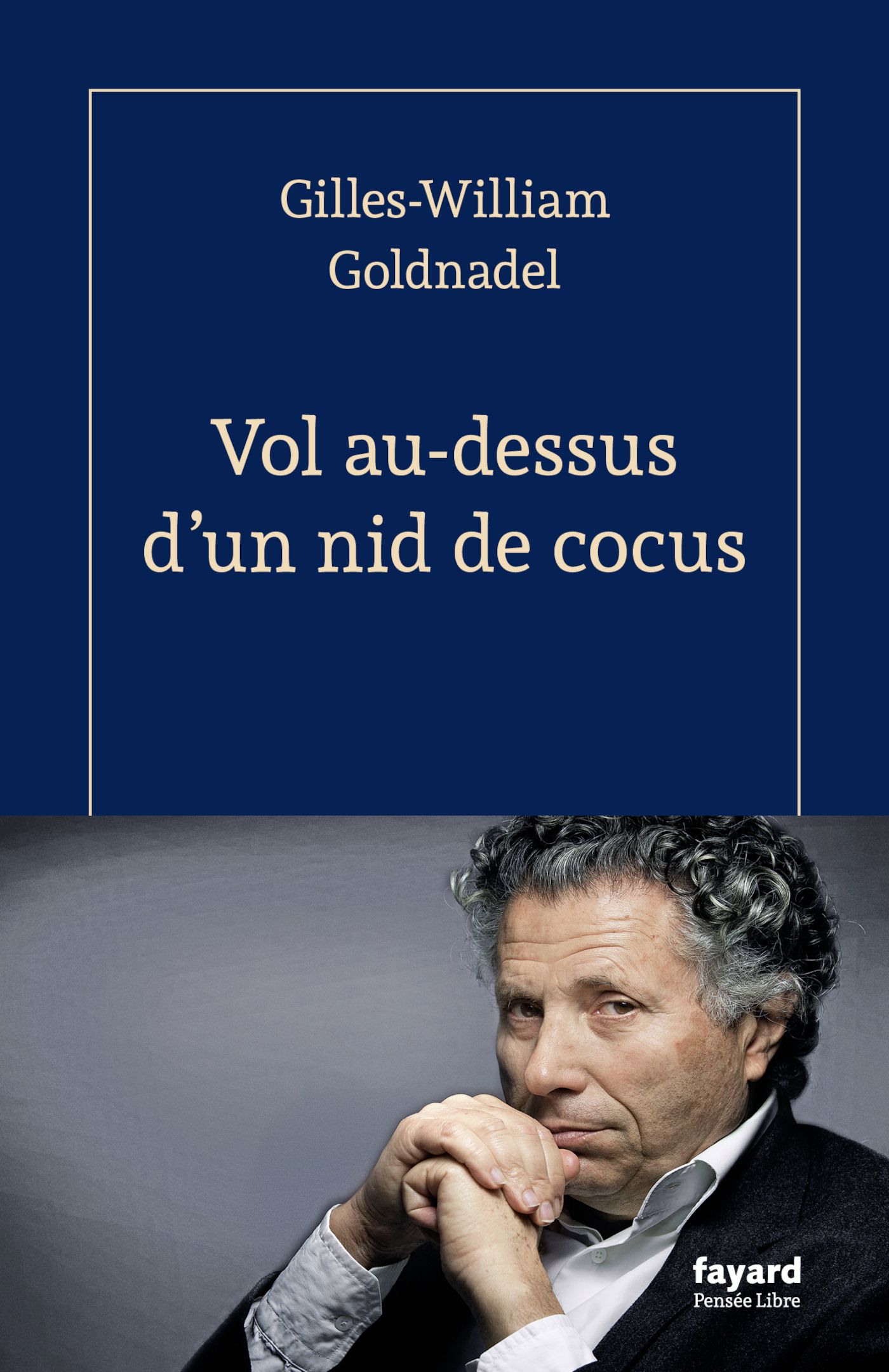 VOL AU-DESSUS D'UN NID DE COCUS